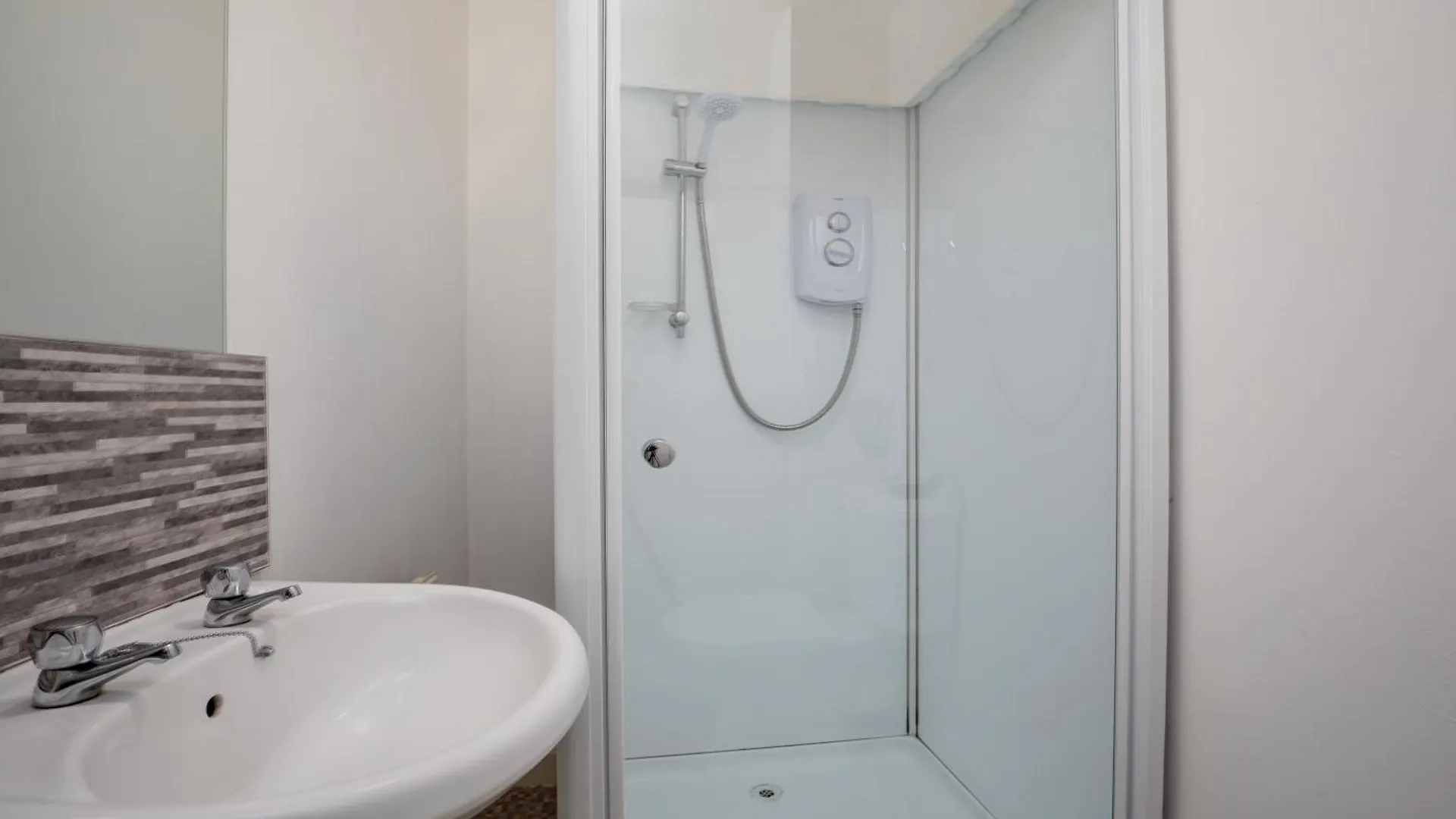 Serenity Guest House Scarborough